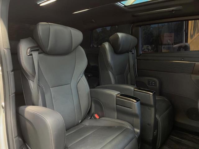 アルファードハイブリッド Z 左右独立ムーンルーフ 14インチディスプレイオーディオ 全周囲カメラ フリップダウン セーフティセンス レーダークルーズ 両側パワスラ ブラインドスポットモニター 合皮シート 18インチアルミ ETC(9枚目)