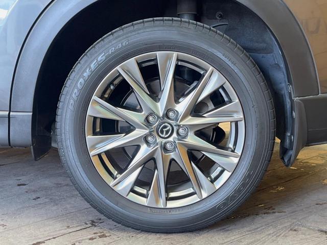 �y�����P�X�C���`�A���~�z�C�[���z�O�ςɃ}�b�`���������A���~�z�C�[���𑕒����Ă���܂��B�e��ЊO�A���~�z�C�[����A�X�^�b�h���X�^�C�����戵�����Ă���܂��B���񂲑��k����������