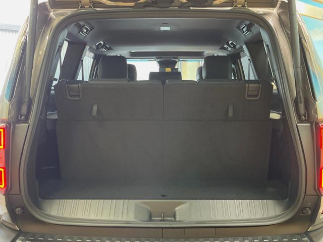 ランドクルーザー２５０ ＶＸ　４ＷＤ　ディーゼル　サンルーフ　１２．３型ディスプレイオーディオ　全周囲カメラ　レーダークルーズ　デジタルインナーミラー　ブラインドスポットモニター　パワーバックドア　シートベンチレーション　ＥＴＣ（26枚目）