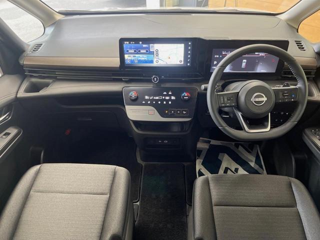 セレナ ハイウェイスターV 12.3型ディスプレイオーディオ 全周囲カメラ プロパイロット 禁煙車 両側電動スライドドア デジタルインナーミラー LEDヘッド ETC クリアランスソナー 16インチアルミ 革巻きステアリング(2枚目)