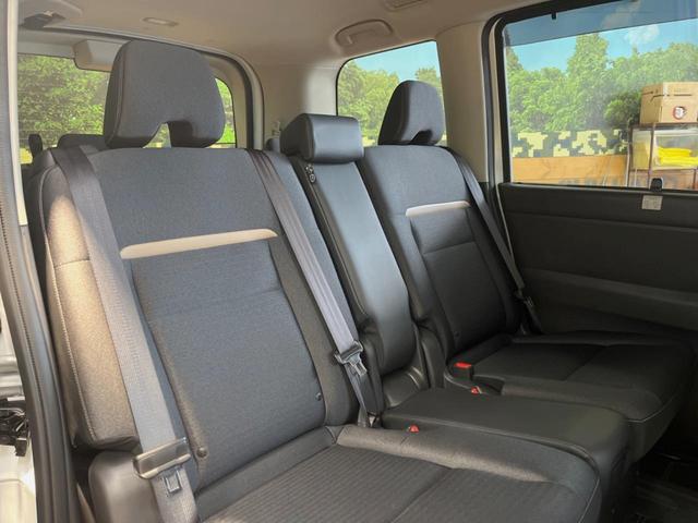 セレナ ハイウェイスターV 12.3型ディスプレイオーディオ 全周囲カメラ プロパイロット 禁煙車 両側電動スライドドア デジタルインナーミラー LEDヘッド ETC クリアランスソナー 16インチアルミ 革巻きステアリング(9枚目)