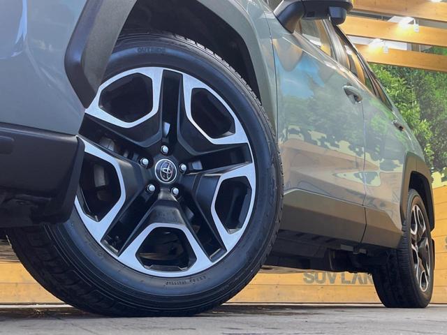 ＲＡＶ４ アドベンチャー　ＢＩＧ－Ｘ９インチナビ　セーフティセンス　ブラインドスポットモニター　バックカメラ　合皮シート　パワーシート　純正１９インチアルミ　ＬＥＤヘッド　デュアルオートエアコン　ダウンヒルアシスト　ＥＴＣ（13枚目）