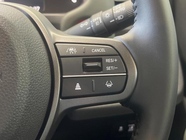 �y�z���_�Z���V���O�z���s���ɑO���̎ԗ�����F�����A�Փ˂������Ȏ��͌x��ƃu���[�L�ŏՓˉ���Ɣ�Q�y�����A�V�X�g�B�����S�Ƀh���C�u�����y���݂��������܂��B