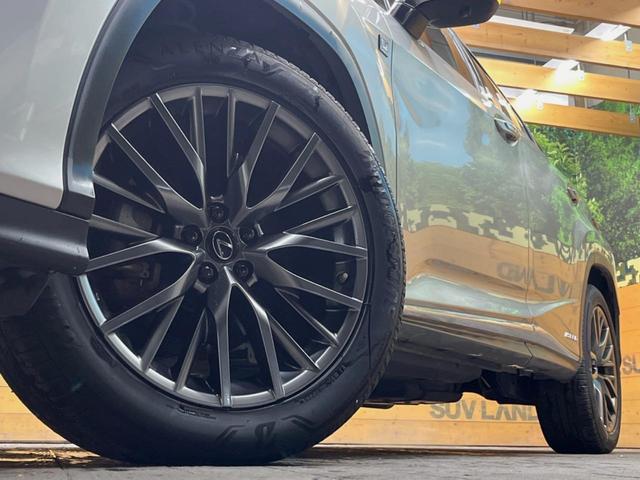 �y�O���[�h��p�����Q�O�C���`�A���~�z�C�[���z�f�U�C�����̍��������A���~�z�C�[���𑕒����Ă���܂��B�e��ЊO�A���~�z�C�[����A�X�^�b�h���X�^�C�����戵�����Ă���܂��B���񂲑��k����������