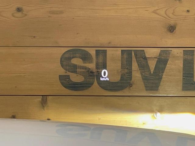 �y�w�b�h�A�b�v�f�B�X�v���C�z���݂̑��x�⑖�s�����f�W�^���\���ŉ^�]�ȑO���̃K���X�ɓ��e�I�^�]���A�ڐ������炳���K�v�ȏ����m�F�ł���̂łƂ��Ă��֗��ň��S�I