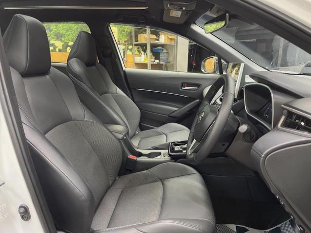 カローラクロス ハイブリッド　Ｚ　パノラマルーフ　１０．５インチディスプレイオーディオ　全周囲カメラ　セーフティセンス　レーダークルーズ　ブラインドスポットモニター　ハーフレザーシート　ハンズフリーパワーバックドア　１８インチアルミ（8枚目）