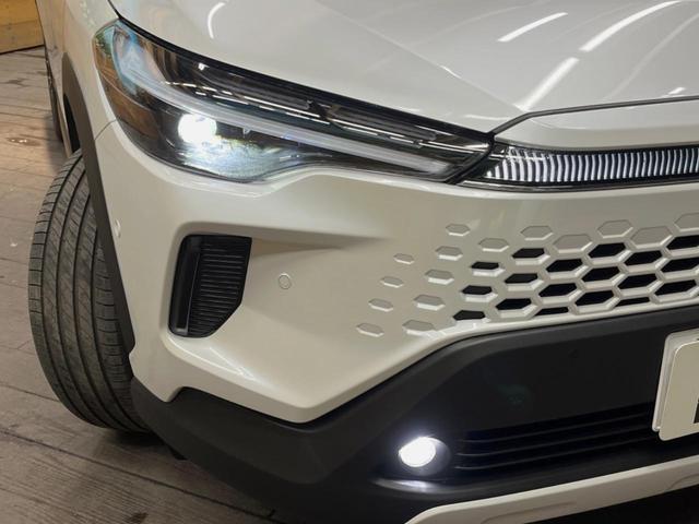 カローラクロス ハイブリッド　Ｚ　パノラマルーフ　１０．５インチディスプレイオーディオ　全周囲カメラ　セーフティセンス　レーダークルーズ　ブラインドスポットモニター　ハーフレザーシート　ハンズフリーパワーバックドア　１８インチアルミ（12枚目）