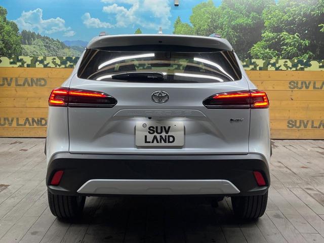 カローラクロス ハイブリッド　Ｚ　パノラマルーフ　１０．５インチディスプレイオーディオ　全周囲カメラ　セーフティセンス　レーダークルーズ　ブラインドスポットモニター　ハーフレザーシート　ハンズフリーパワーバックドア　１８インチアルミ（15枚目）