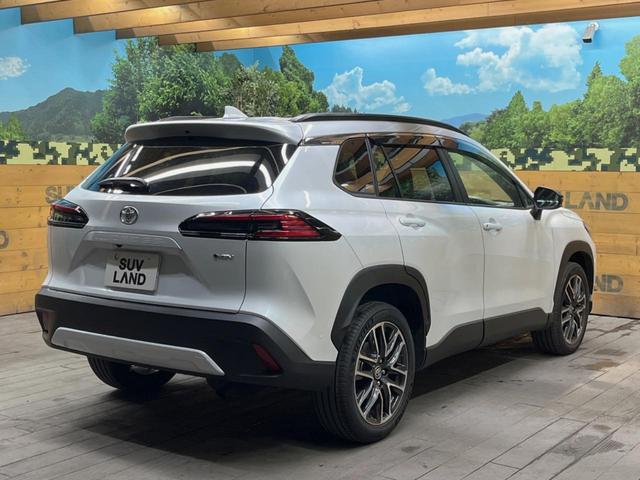 カローラクロス ハイブリッド　Ｚ　パノラマルーフ　１０．５インチディスプレイオーディオ　全周囲カメラ　セーフティセンス　レーダークルーズ　ブラインドスポットモニター　ハーフレザーシート　ハンズフリーパワーバックドア　１８インチアルミ（17枚目）