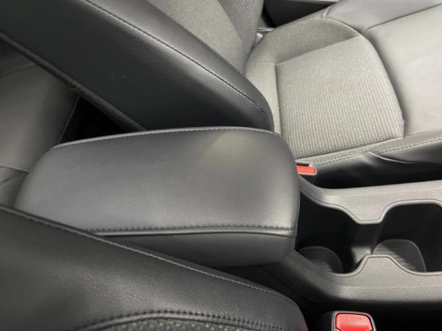 カローラクロス ハイブリッド　Ｚ　パノラマルーフ　１０．５インチディスプレイオーディオ　全周囲カメラ　セーフティセンス　レーダークルーズ　ブラインドスポットモニター　ハーフレザーシート　ハンズフリーパワーバックドア　１８インチアルミ（46枚目）