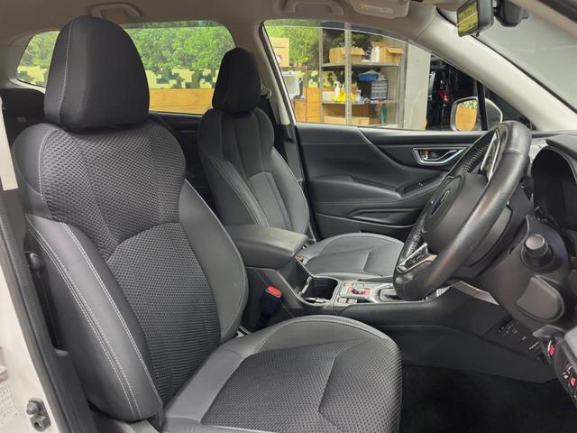 フォレスター プレミアム　純正ビルトインナビ　フロント・サイド・バックカメラ　アイサイトコアテクノロジー　レーダークルーズ　ハーフレザーシート　メモリー機能付きパワーシート　全席シートヒーター　デジタルインナーミラー　ＥＴＣ（8枚目）