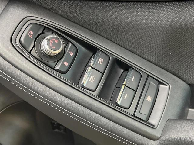 フォレスター プレミアム　純正ビルトインナビ　フロント・サイド・バックカメラ　アイサイトコアテクノロジー　レーダークルーズ　ハーフレザーシート　メモリー機能付きパワーシート　全席シートヒーター　デジタルインナーミラー　ＥＴＣ（30枚目）