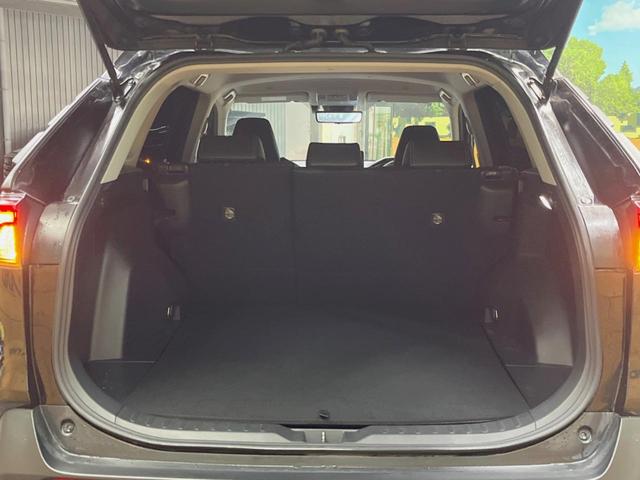 ＲＡＶ４ アドベンチャー　ＪＡＯＳエアロ　１０．５インチディスプレイオーディオ　バックカメラ　セーフティセンス　レーダークルーズ　デジタルインナーミラー　ブラインドスポットモニター　ＬＥＤヘッド　１９インチアルミ　合皮シート（10枚目）