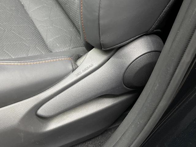 ＲＡＶ４ アドベンチャー　ＪＡＯＳエアロ　１０．５インチディスプレイオーディオ　バックカメラ　セーフティセンス　レーダークルーズ　デジタルインナーミラー　ブラインドスポットモニター　ＬＥＤヘッド　１９インチアルミ　合皮シート（21枚目）