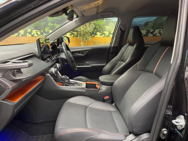 ＲＡＶ４ アドベンチャー　ＪＡＯＳエアロ　１０．５インチディスプレイオーディオ　バックカメラ　セーフティセンス　レーダークルーズ　デジタルインナーミラー　ブラインドスポットモニター　ＬＥＤヘッド　１９インチアルミ　合皮シート（22枚目）