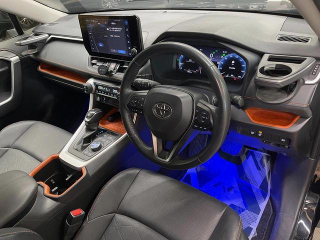 ＲＡＶ４ アドベンチャー　ＪＡＯＳエアロ　１０．５インチディスプレイオーディオ　バックカメラ　セーフティセンス　レーダークルーズ　デジタルインナーミラー　ブラインドスポットモニター　ＬＥＤヘッド　１９インチアルミ　合皮シート（30枚目）