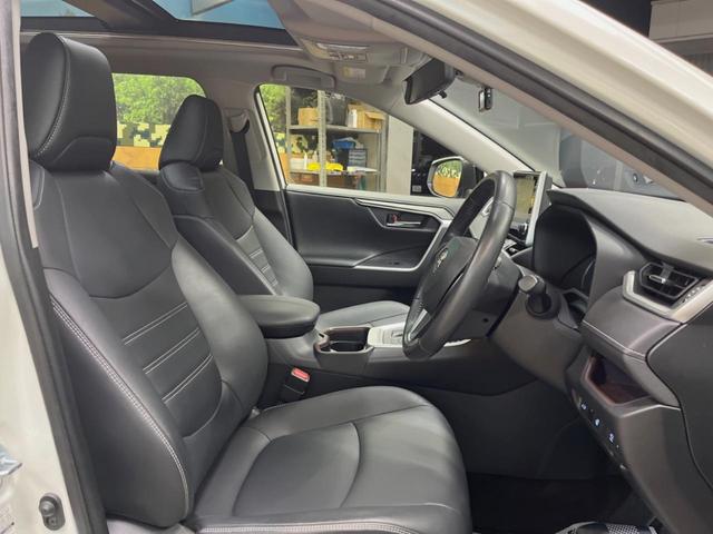 �y���烌�U�[�V�[�g�z����̂ӂ���肪�e�ՂŃ����e�i���X�����ȒP�ȁA�@�\���ɗD��鍇����v���̗p�����㎿�ȃV�[�g�ł��B����S�n���悭�A���������ӂ��S�n�ǂ��ԓ���Ԃ����o���Ă���܂��B