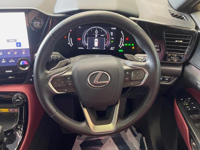 �y�����v�����X�e�A�����O�z�㎿�Ȋv���g�p���邱�ƂŁA��ɂ����������݂ƂĂ��^�]���₷���n���h���ł���