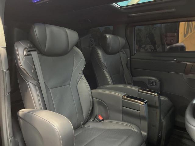 ヴェルファイアハイブリッド Ｚ　プレミア　左右独立ムーンルーフ　モデリスタエアロ　１４インチディスプレイオーディオ　全周囲カメラ　両側パワスラ　セーフティセンス　レーダークルーズ　黒革シート　デジタルインナーミラー　ブラインドスポットモニター（8枚目）