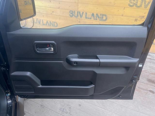 ジムニーノマド ＦＣ　４ＷＤ　スズキセーフティサポート　レーダークルーズ　前席シートヒーター　ダウンヒルアシスト　オートハイビーム　ＬＥＤヘッド　コーナーセンサー　純正１５インチアルミ　革巻きステアリング　オートエアコン（27枚目）