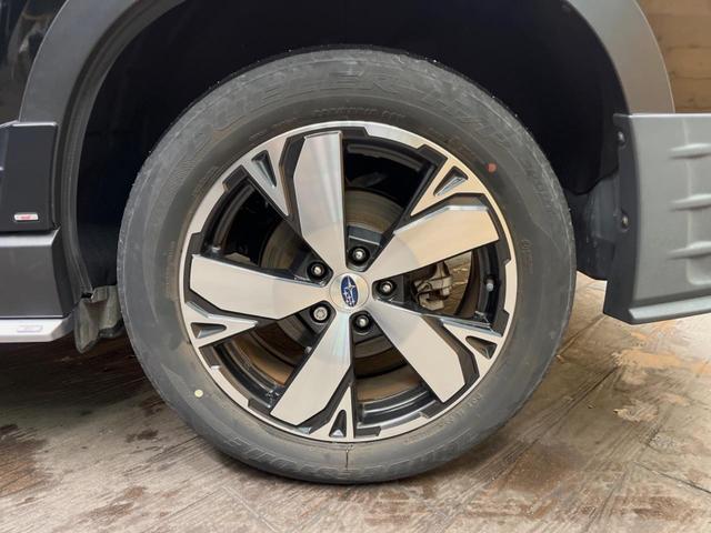 �y�����P�W�C���`�A���~�z�C�[���z�O�ςɃ}�b�`���������A���~�z�C�[���𑕒����Ă���܂��B�e��ЊO�A���~�z�C�[����A�X�^�b�h���X�^�C�����戵�����Ă���܂��B���񂲑��k����������