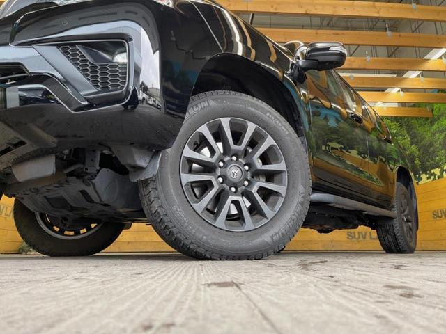 ランドクルーザープラド ＴＸ　Ｌパッケージ　マットブラックエディション　７人乗り　サンルーフ　禁煙車　純正９インチディスプレイオーディオ　全周囲カメラ　セーフティセンス　レーダークルーズ　黒革シート　グレード専用１８インチアルミ　ＬＥＤヘッド　ＥＴＣ　前席シートヒーター（14枚目）