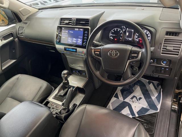 ランドクルーザープラド ＴＸ　Ｌパッケージ　マットブラックエディション　７人乗り　サンルーフ　禁煙車　純正９インチディスプレイオーディオ　全周囲カメラ　セーフティセンス　レーダークルーズ　黒革シート　グレード専用１８インチアルミ　ＬＥＤヘッド　ＥＴＣ　前席シートヒーター（33枚目）