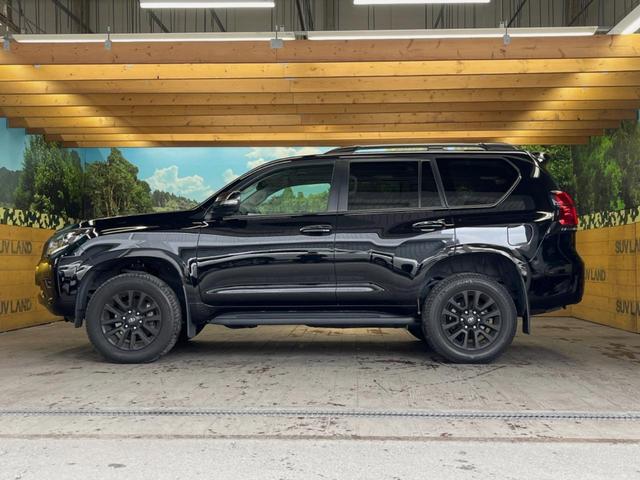 ランドクルーザープラド ＴＸ　Ｌパッケージ　マットブラックエディション　７人乗り　サンルーフ　禁煙車　純正９インチディスプレイオーディオ　全周囲カメラ　セーフティセンス　レーダークルーズ　黒革シート　グレード専用１８インチアルミ　ＬＥＤヘッド　ＥＴＣ　前席シートヒーター（62枚目）