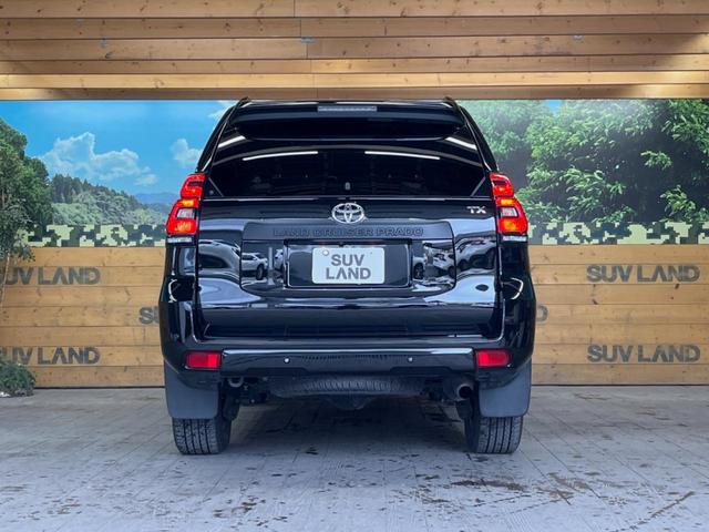 ランドクルーザープラド ＴＸ　Ｌパッケージ　マットブラックエディション　７人乗り　サンルーフ　禁煙車　純正９インチディスプレイオーディオ　全周囲カメラ　セーフティセンス　レーダークルーズ　黒革シート　グレード専用１８インチアルミ　ＬＥＤヘッド　ＥＴＣ　前席シートヒーター（63枚目）