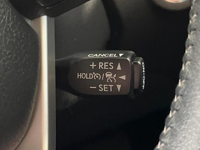 �y���[�_�[�N���[�Y�R���g���[���z�������H�ł̒��������s���y�ɁI�I�����ő��x��ۂN���[�Y�R���g���[�����A�Փˌy���V�X�e���ƘA�g���A�O���̎ԗ������m���ĎԊԂ�ۂ悤�ɑ��x���߂��Ă���܂��I�I