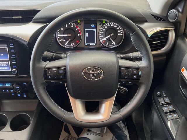 �y�����v�����X�e�A�����O�z�㎿�Ȋv���g�p���邱�ƂŁA��ɂ����������݂ƂĂ��^�]���₷���n���h���ł���