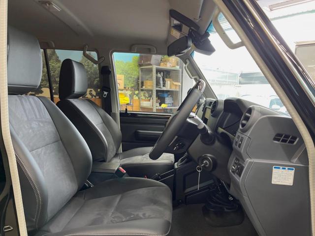 �y�n�[�t���U�[�V�[�g�z�������ƍ���S�n�𗼗������l�C�̃V�[�g���w�ʁE���ʂ̃t�@�u���b�N�f�ނ́A�ʋC���̗ǂ��⊊��ɂ����ɗD��Ă��܂��B�C���╞���ɍ��E���ꂸ���K�ɂ���肢�������܂��B