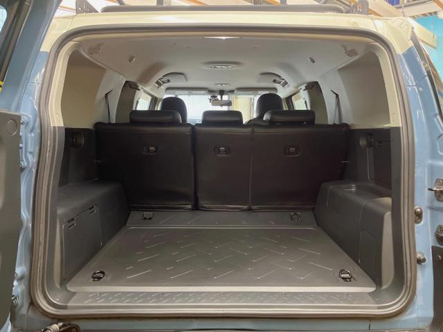 ＦＪクルーザー カラーパッケージ　４ＷＤ　純正７インチＳＤナビ　バックカメラ　禁煙車　ドラレコ　コーナーセンサー　ＨＩＤヘッド　ＥＴＣ　クルコン　２トーンカラー　Ｂｌｕｅｔｏｏｔｈ再生　１７インチアルミ　オートライト（10枚目）