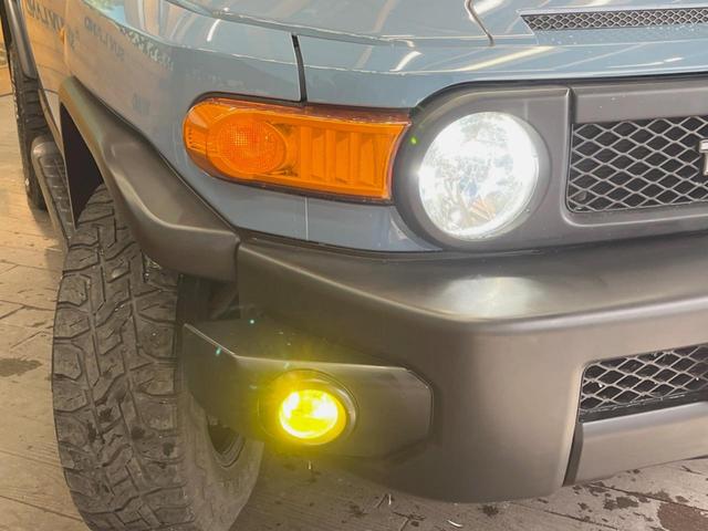 ＦＪクルーザー カラーパッケージ　４ＷＤ　純正７インチＳＤナビ　バックカメラ　禁煙車　ドラレコ　コーナーセンサー　ＨＩＤヘッド　ＥＴＣ　クルコン　２トーンカラー　Ｂｌｕｅｔｏｏｔｈ再生　１７インチアルミ　オートライト（12枚目）