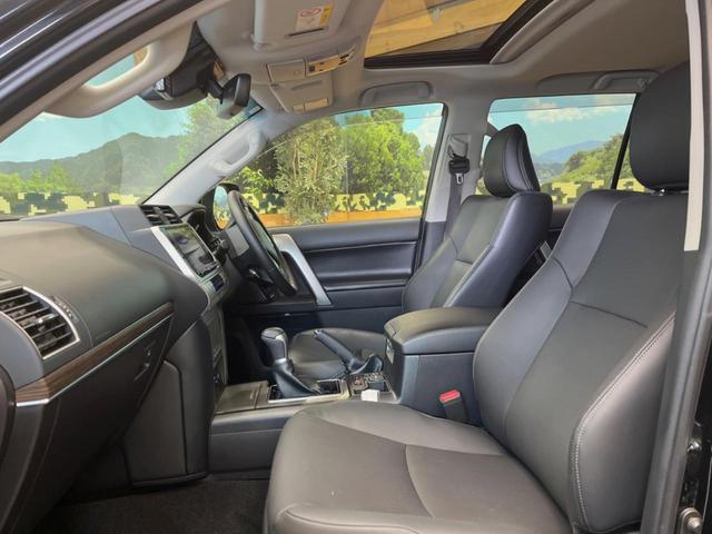 ランドクルーザープラド ＴＸ　Ｌパッケージ　マットブラックエディション　サンルーフ　ＢＩＧ－Ｘ９型ナビ　バックカメラ　セーフティセンス　レーダークルーズ　黒革シート　シートベンチレーション　グレード専用１８インチアルミ　革巻きステアリング　スマートキー　ＬＥＤヘッド（21枚目）