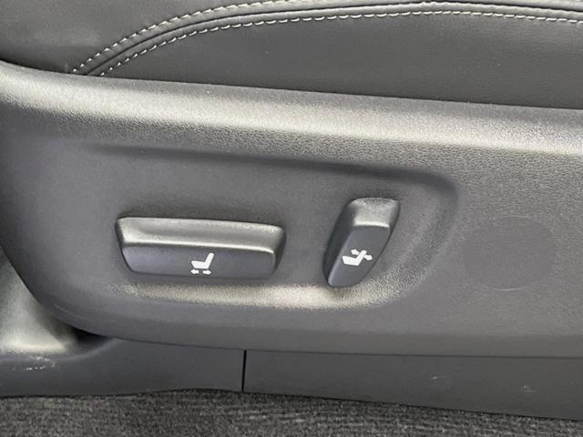 ランドクルーザープラド ＴＸ　Ｌパッケージ　マットブラックエディション　サンルーフ　ＢＩＧ－Ｘ９型ナビ　バックカメラ　セーフティセンス　レーダークルーズ　黒革シート　シートベンチレーション　グレード専用１８インチアルミ　革巻きステアリング　スマートキー　ＬＥＤヘッド（22枚目）