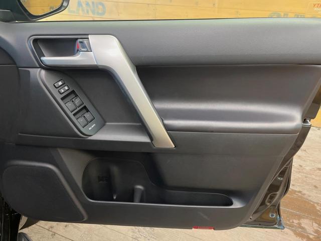 ランドクルーザープラド ＴＸ　Ｌパッケージ　マットブラックエディション　サンルーフ　ＢＩＧ－Ｘ９型ナビ　バックカメラ　セーフティセンス　レーダークルーズ　黒革シート　シートベンチレーション　グレード専用１８インチアルミ　革巻きステアリング　スマートキー　ＬＥＤヘッド（27枚目）