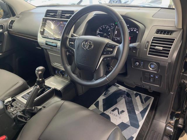 ランドクルーザープラド ＴＸ　Ｌパッケージ　マットブラックエディション　サンルーフ　ＢＩＧ－Ｘ９型ナビ　バックカメラ　セーフティセンス　レーダークルーズ　黒革シート　シートベンチレーション　グレード専用１８インチアルミ　革巻きステアリング　スマートキー　ＬＥＤヘッド（30枚目）