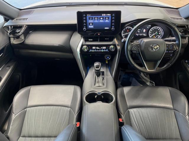 ハリアー Ｇ　８インチディスプレイオーディオ　バックカメラ　セーフティセンス　レーダークルーズ　ハーフレザーシート　パワーバックドア　純正１８インチアルミ　ＬＥＤヘッド　パワーシート　革巻きステアリング　ＥＴＣ（2枚目）