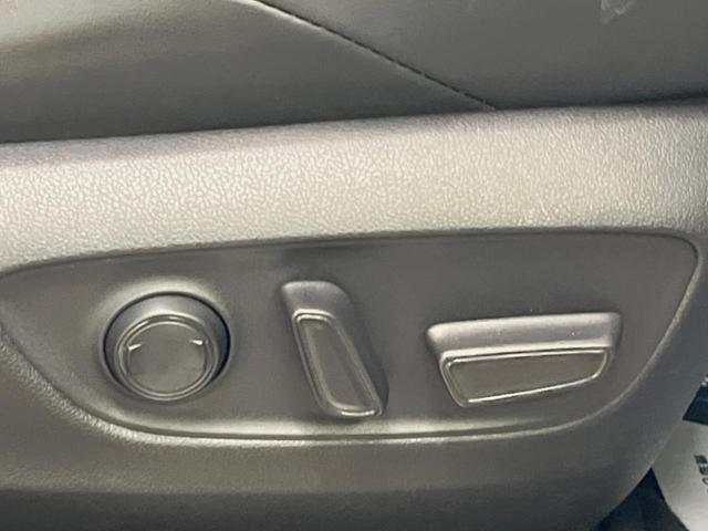 ハリアー Ｇ　８インチディスプレイオーディオ　バックカメラ　セーフティセンス　レーダークルーズ　ハーフレザーシート　パワーバックドア　純正１８インチアルミ　ＬＥＤヘッド　パワーシート　革巻きステアリング　ＥＴＣ（6枚目）