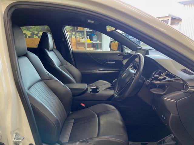 ハリアー Ｇ　８インチディスプレイオーディオ　バックカメラ　セーフティセンス　レーダークルーズ　ハーフレザーシート　パワーバックドア　純正１８インチアルミ　ＬＥＤヘッド　パワーシート　革巻きステアリング　ＥＴＣ（8枚目）