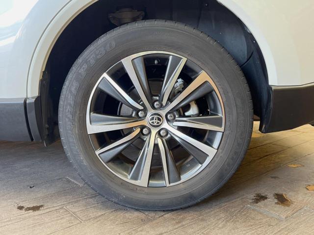 ハリアー Ｇ　８インチディスプレイオーディオ　バックカメラ　セーフティセンス　レーダークルーズ　ハーフレザーシート　パワーバックドア　純正１８インチアルミ　ＬＥＤヘッド　パワーシート　革巻きステアリング　ＥＴＣ（13枚目）