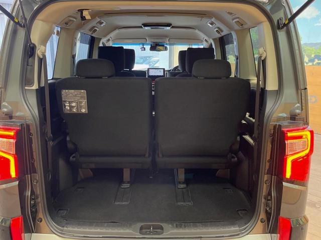 ���i�̂���������ʋ΁A���}���ɏ\���ȉ׎��X�y�[�X���m�ۂ��Ă���܂��B�Z�J���h�V�[�g��|���ƁA�傫�ȉו��̐ύڂ��\�ł���