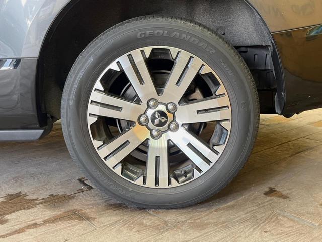 �y�����P�W�C���`�A���~�z�C�[���z�O�ςɃ}�b�`���������A���~�z�C�[���𑕒����Ă���܂��B�e��ЊO�A���~�z�C�[����A�X�^�b�h���X�^�C�����戵�����Ă���܂��B���񂲑��k����������