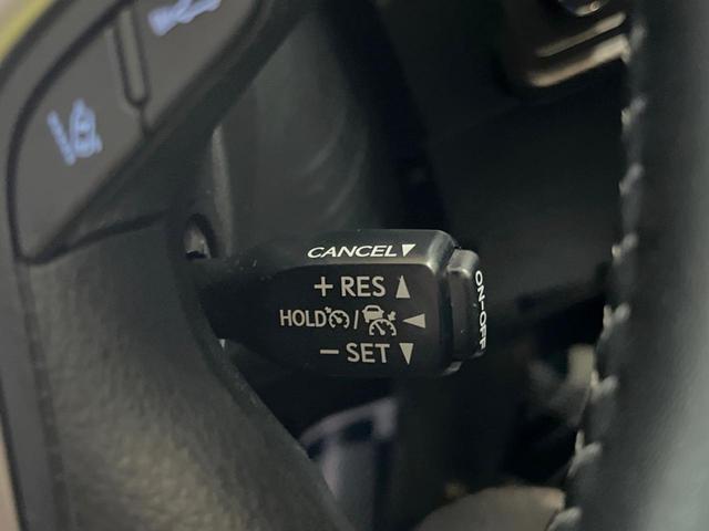 �y���[�_�[�N���[�Y�R���g���[���z�������H�ł̒��������s���y�ɁI�I�����ő��x��ۂN���[�Y�R���g���[�����A�Փˌy���V�X�e���ƘA�g���A�O���̎ԗ������m���ĎԊԂ�ۂ悤�ɑ��x���߂��Ă���܂��I�I