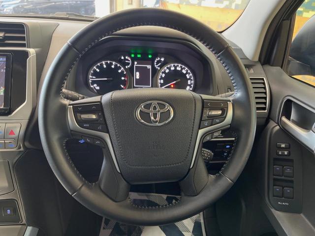 �y�����v�����X�e�A�����O�z�㎿�Ȋv���g�p���邱�ƂŁA��ɂ����������݂ƂĂ��^�]���₷���n���h���ł���