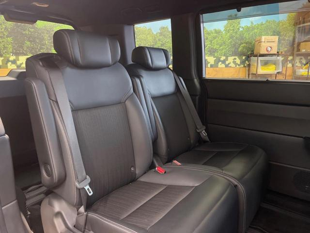 ステップワゴン ｅ：ＨＥＶスパーダ　純正１１．４インチナビ　全周囲カメラ　ホンダセンシング　レーダークルーズ　両側パワスラ　ハーフレザーシート　ブラインドスポットモニター　パワーバックドア　シートヒーター　ＬＥＤヘッド　１６インチアルミ（9枚目）