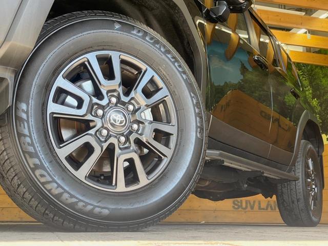 �y�����P�W�C���`�A���~�z�C�[���z�O�ςɃ}�b�`���������A���~�z�C�[���𑕒����Ă���܂��B�e��ЊO�A���~�z�C�[����A�X�^�b�h���X�^�C�����戵�����Ă���܂��B���񂲑��k����������