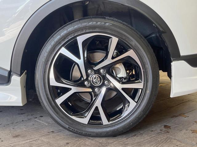 �y�����P�W�C���`�A���~�z�C�[���z�O�ςɃ}�b�`���������A���~�z�C�[���𑕒����Ă���܂��B�e��ЊO�A���~�z�C�[����A�X�^�b�h���X�^�C�����戵�����Ă���܂��B���񂲑��k����������