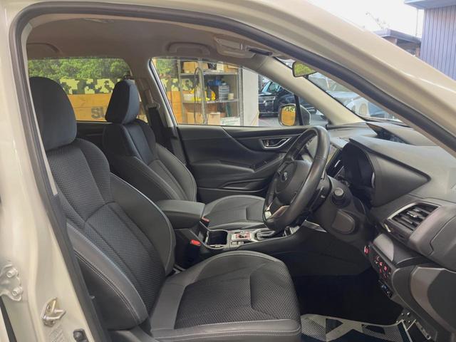 フォレスター アドバンス　純正ビルトインナビ　サイド・バックカメラ　アイサイトコアテクノロジー　レーダークルーズ　ハーフレザーシート　全席シートヒーター　ＬＥＤヘッド　メモリー機能付パワーシート　パワーバックドア　スマートキー（9枚目）